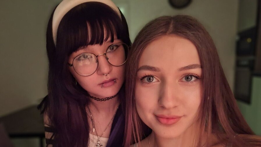 AlysonAndEliana Amateur Masturbating