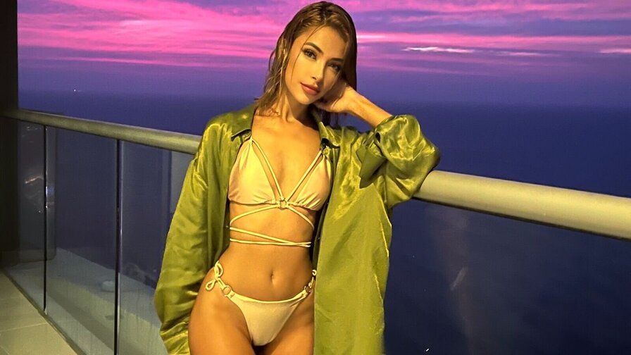 ArianaRoux Amateur Masturbating