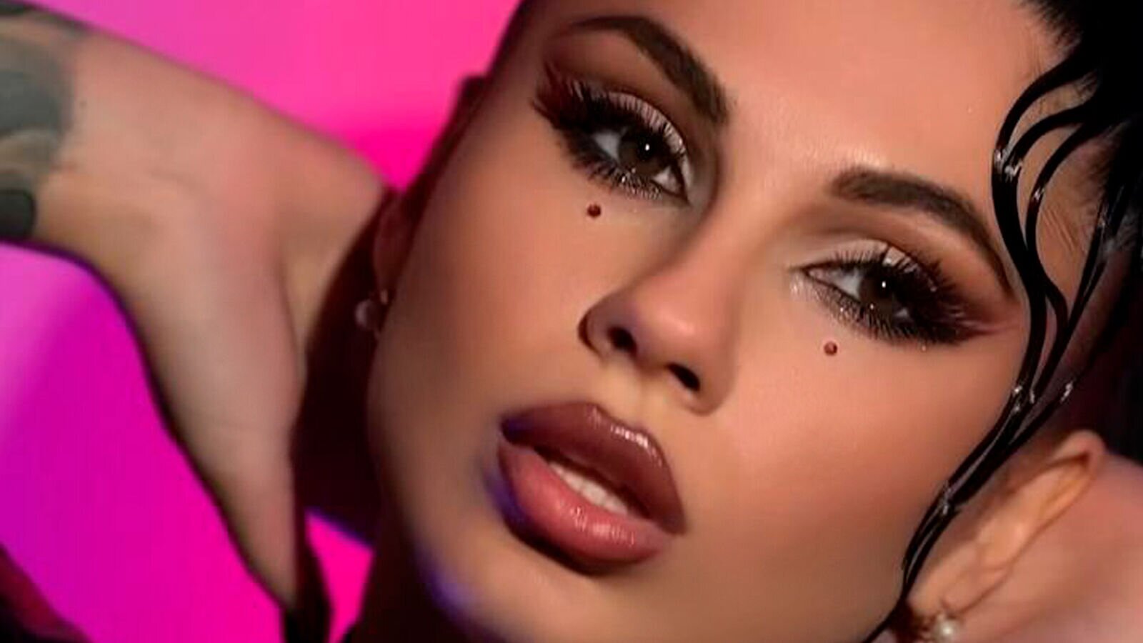 CutemEmma Amateur Masturbating