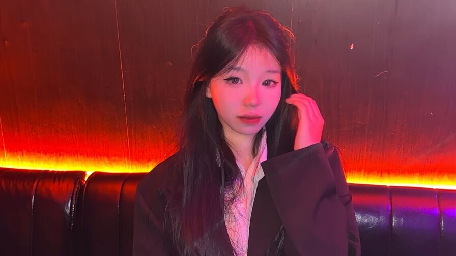 FayElsa Amateur Masturbating