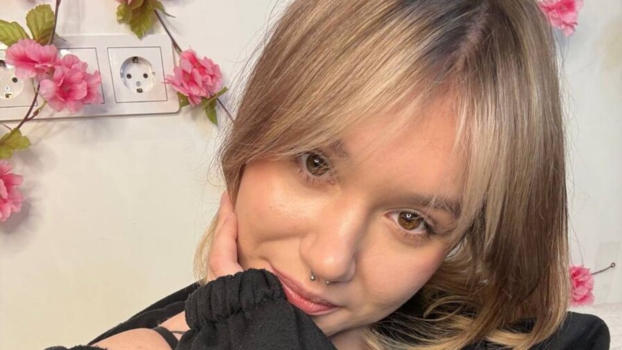 JoyeLatin Amateur Masturbating