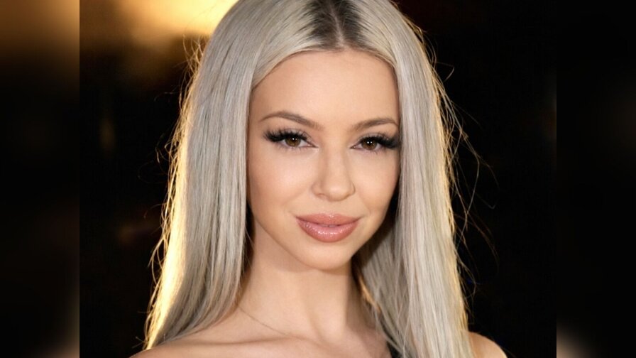 Kalira Amateur Masturbating