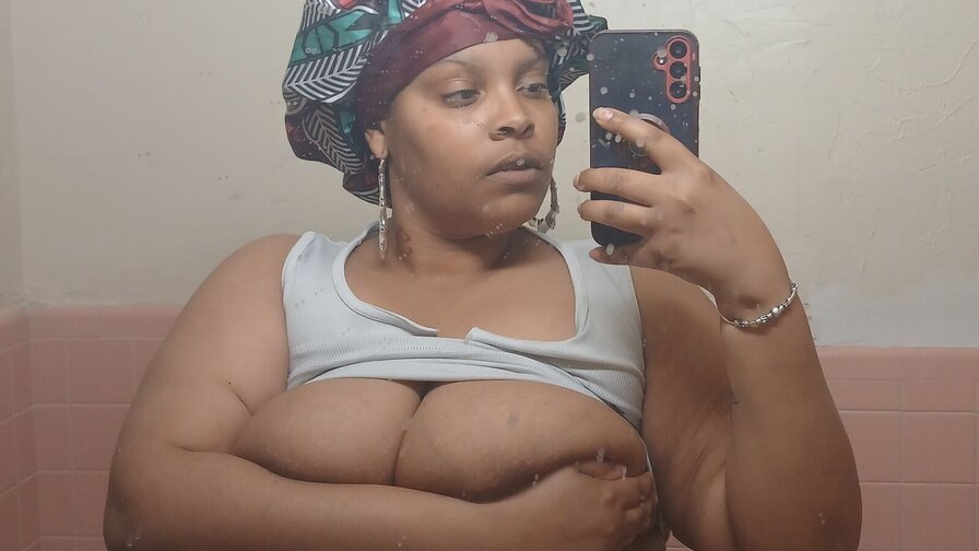 KiSplash Amateur Masturbating