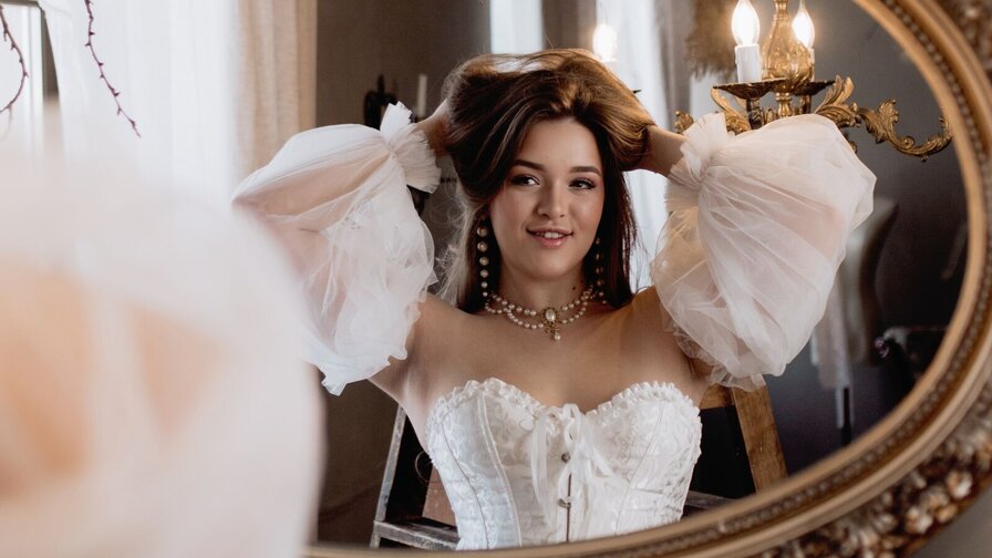 KristinaLiss Amateur Masturbating