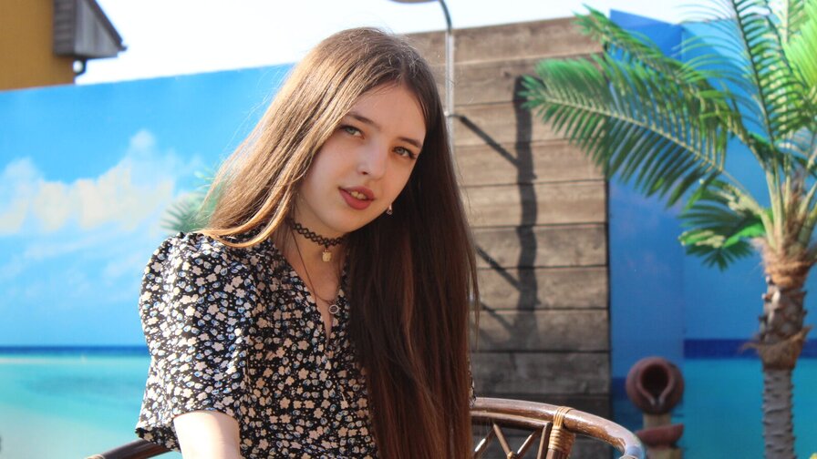 LiliBakes Amateur Masturbating