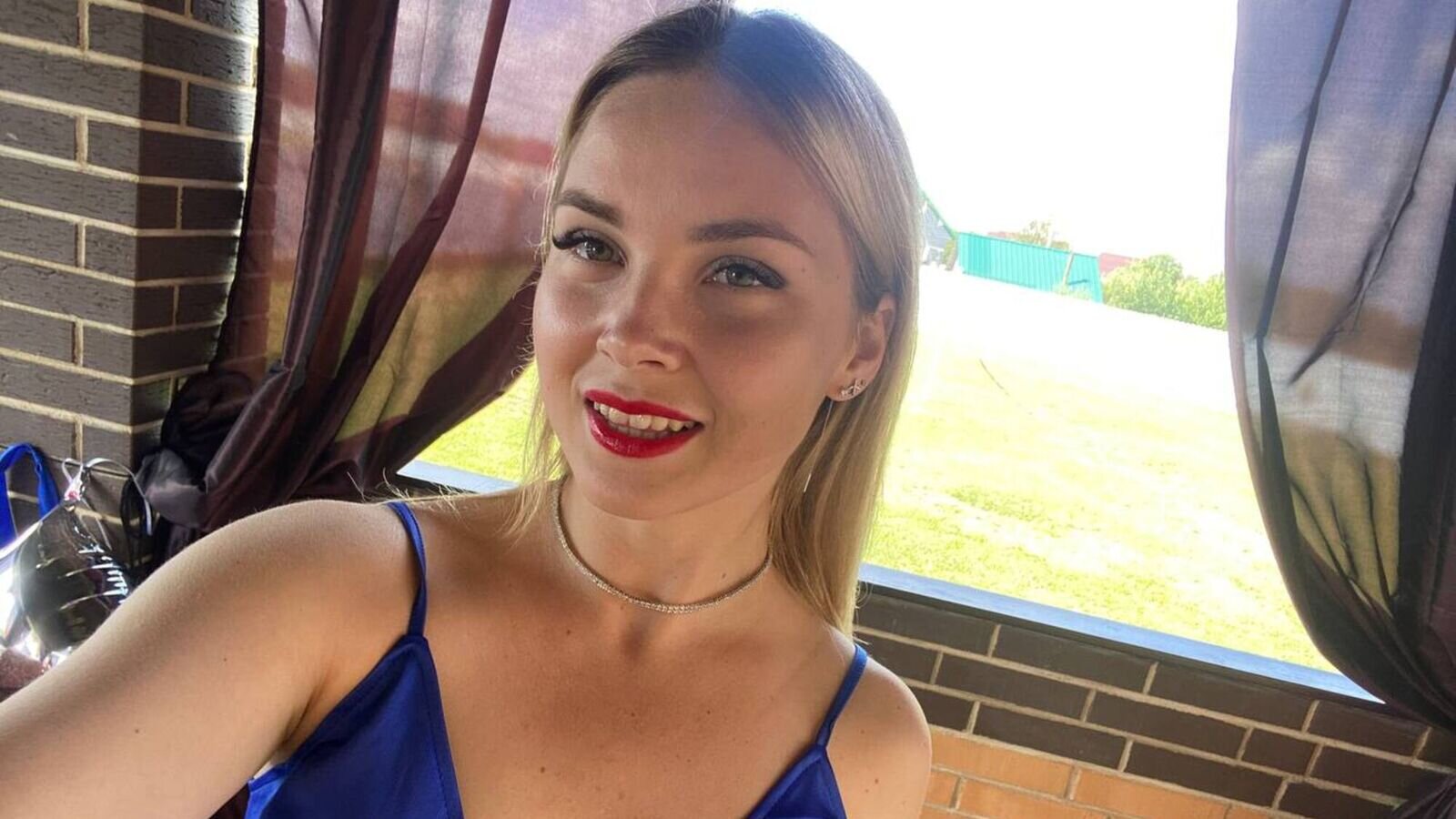 LouiseHall Amateur Masturbating
