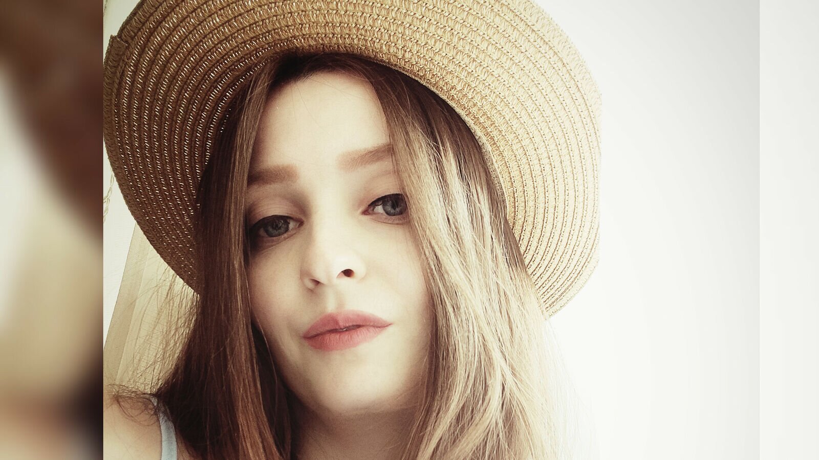 MalvinkaAlinka Amateur Masturbating