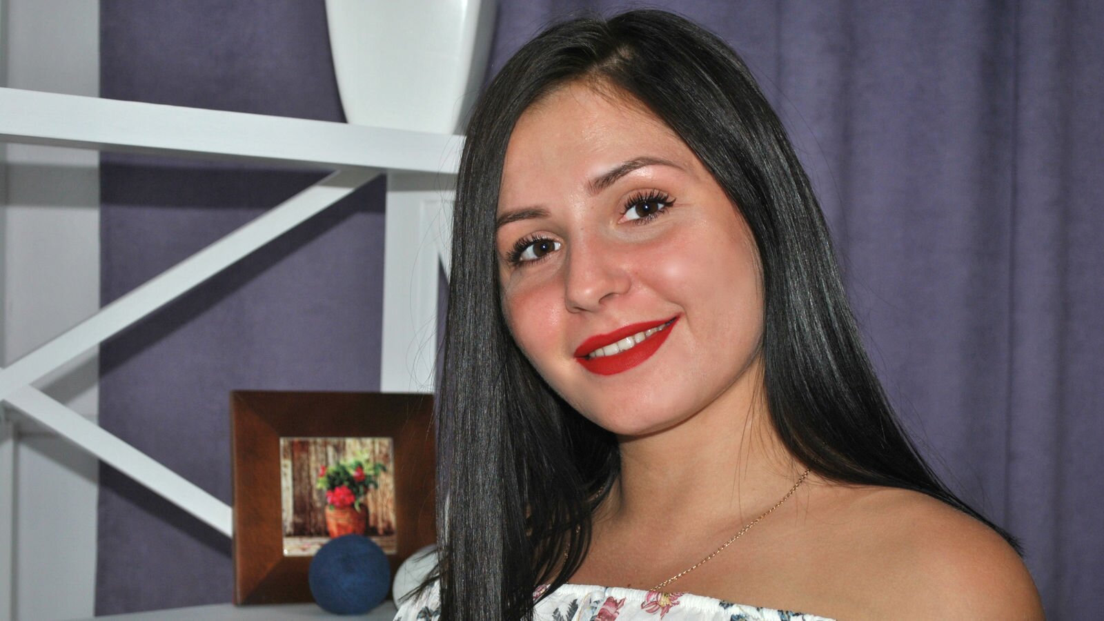 MiraVienn Amateur Masturbating