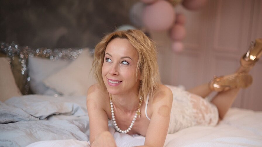 NikaJhones Amateur Masturbating